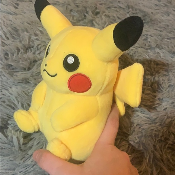 Pikachu - Picture 3 of 5